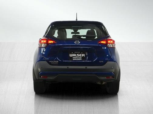 Deep Blue Pearl Metallic 2020 Nissan Kicks SR