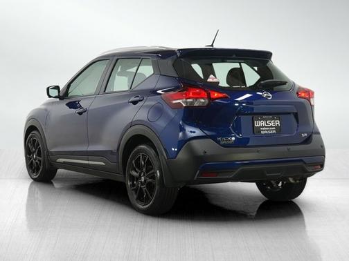 Deep Blue Pearl Metallic 2020 Nissan Kicks SR
