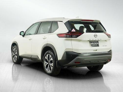 Pearl White Tricoat 2023 Nissan Rogue SV