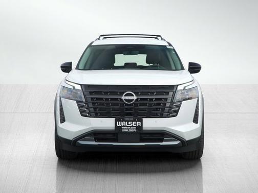 Everest White Pearl Tricoat 2026 Nissan Pathfinder SL