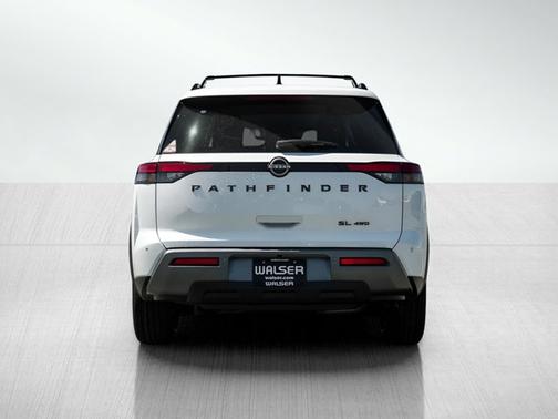 Everest White Pearl Tricoat 2026 Nissan Pathfinder SL