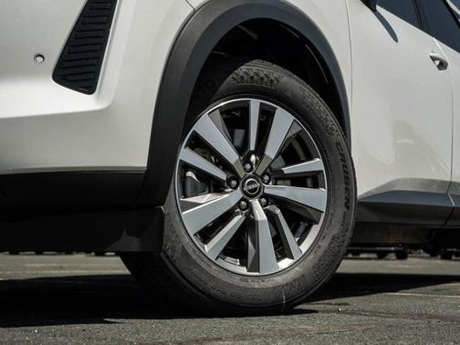 Everest White Pearl Tricoat 2026 Nissan Pathfinder SL
