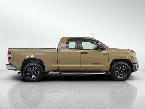2017 Toyota Tundra SR5