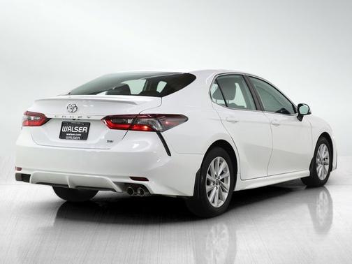 0040 2024 Toyota Camry SE