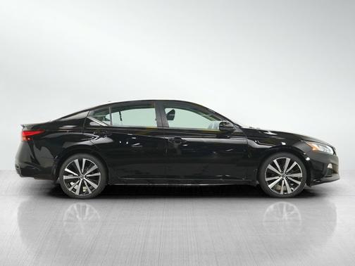 Super Black Clearcoat 2020 Nissan Altima 2.5 SR