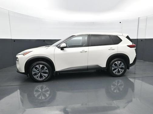 Pearl White Tricoat 2023 Nissan Rogue SV
