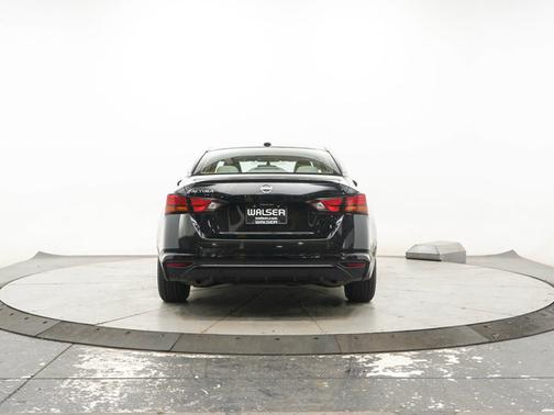 Super Black Clearcoat 2020 Nissan Altima 2.5 S