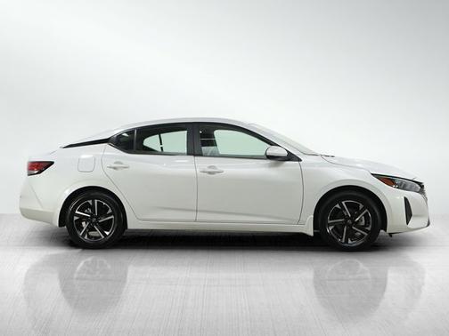 Aspen White Tricoat 2025 Nissan Sentra SV