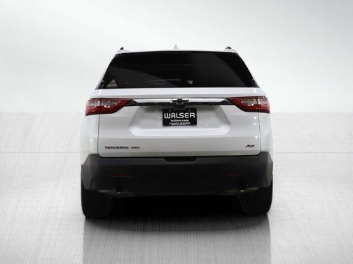 Iridescent Pearl Tricoat 2020 Chevrolet Traverse RS