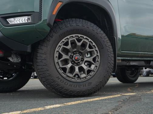 2026 Nissan Frontier PRO-4X w/R Package