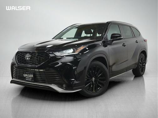 Midnight Black Metallic 2025 Toyota Highlander XSE
