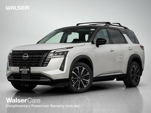 Everest White Pearl/Black 2026 Nissan Pathfinder Platinum