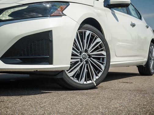 2025 Nissan Altima SL