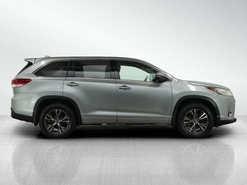 2017 Toyota Highlander LE