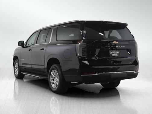 2025 Chevrolet Suburban LT