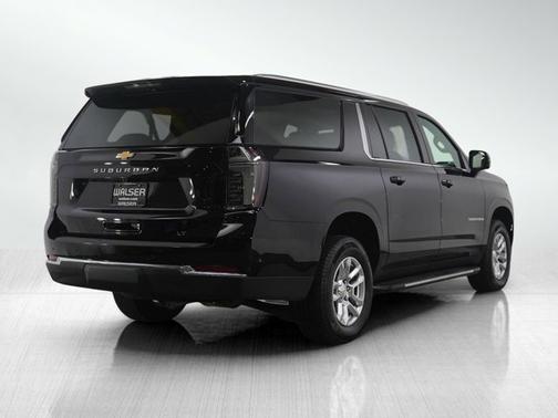 2025 Chevrolet Suburban LT