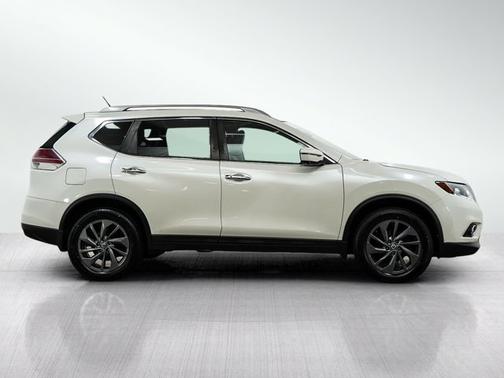 Pearl White 2016 Nissan Rogue SL