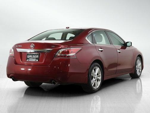 Cayenne Red Pearl 2015 Nissan Altima 2.5 SV