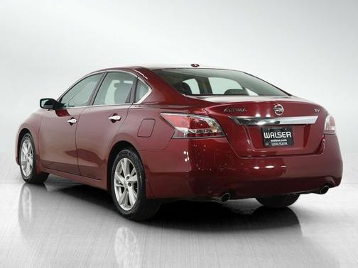 Cayenne Red Pearl 2015 Nissan Altima 2.5 SV
