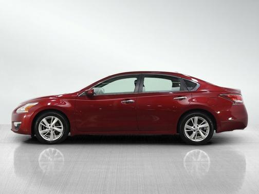 Cayenne Red Pearl 2015 Nissan Altima 2.5 SV