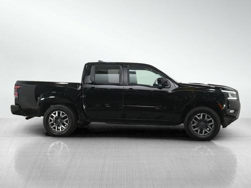 Super Black 2025 Nissan Frontier SL