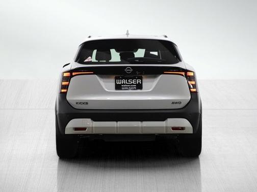 2025 Nissan Kicks SV