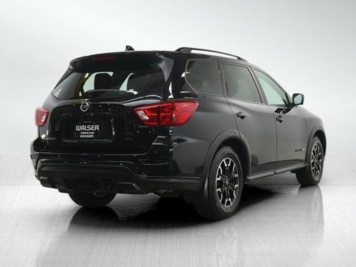 Magnetic Black Pearl 2020 Nissan Pathfinder SL