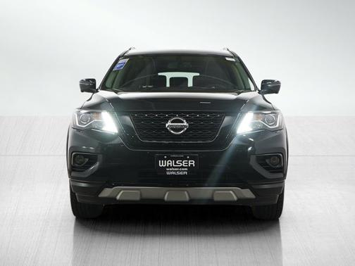 Magnetic Black Pearl 2020 Nissan Pathfinder SL