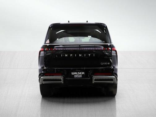 2025 INFINITI QX80 LUXE