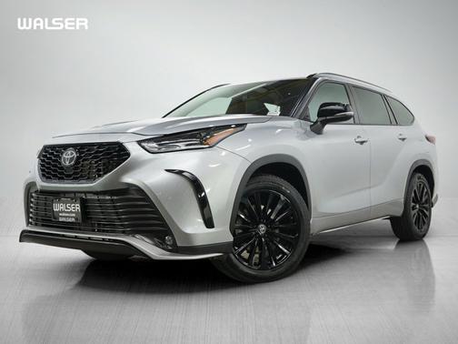 Celestial Silver Metallic 2025 Toyota Highlander XSE