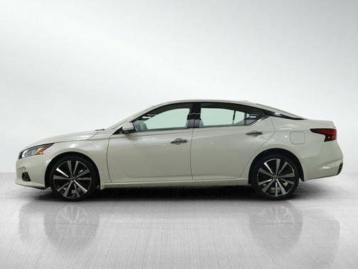 2022 Nissan Altima 2.5 Platinum