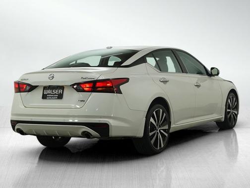 2022 Nissan Altima 2.5 Platinum