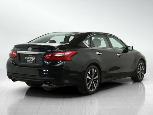 2016 Nissan Altima 2.5 SR