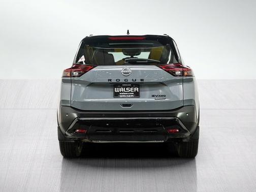 Boulder Gray Pearl/Super Black 2023 Nissan Rogue SV