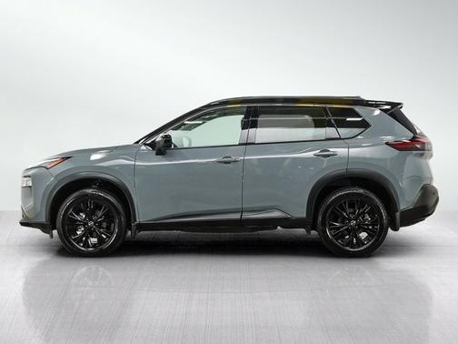 Boulder Gray Pearl/Super Black 2023 Nissan Rogue SV