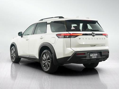 Pearl White Tricoat 2024 Nissan Pathfinder SV