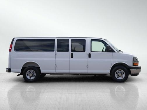 Summit White 2025 Chevrolet Express 3500 LT