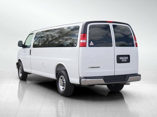 Summit White 2025 Chevrolet Express 3500 LT