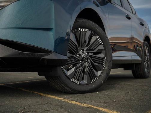 Aurora Blue/Super Black 2026 Nissan Murano Platinum