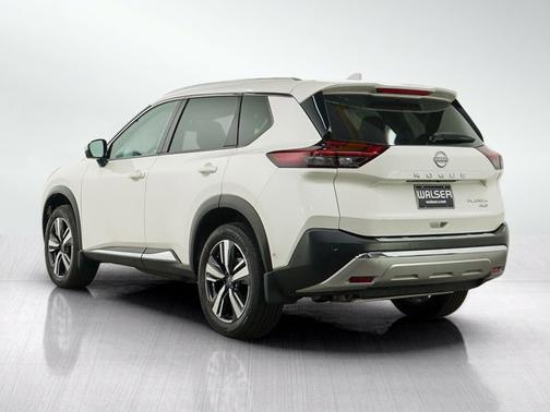 Pearl White Tricoat 2023 Nissan Rogue Platinum