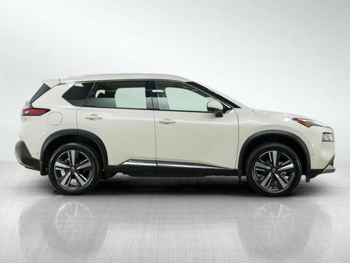 Pearl White Tricoat 2023 Nissan Rogue Platinum
