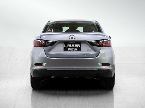 Chromium 2018 Toyota Yaris iA Base