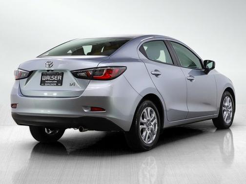 Chromium 2018 Toyota Yaris iA Base