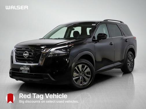 Super Black 2024 Nissan Pathfinder SV