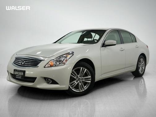 2013 INFINITI G37 x