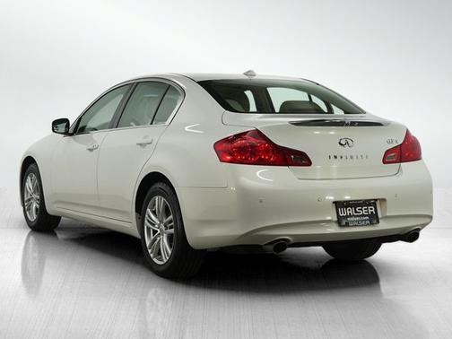 2013 INFINITI G37 x