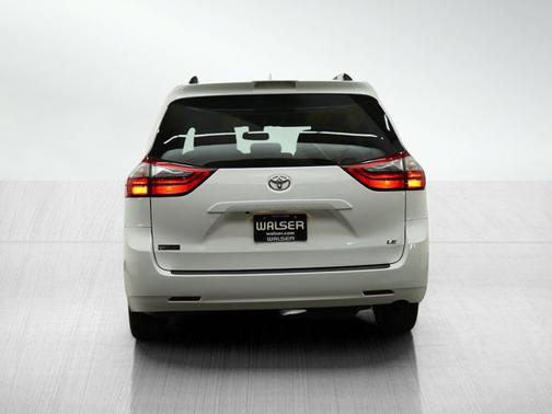 2020 Toyota Sienna LE