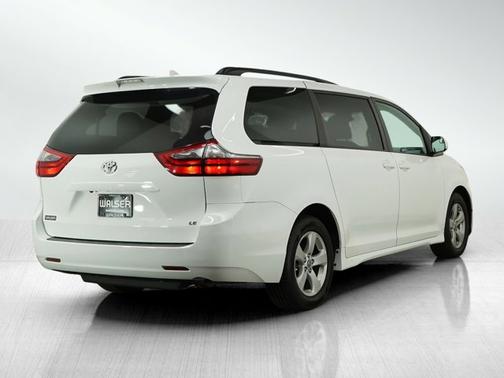 2020 Toyota Sienna LE