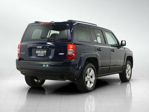 True Blue Pearlcoat 2016 Jeep Patriot Latitude