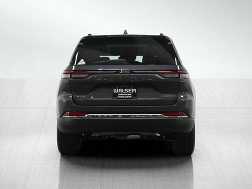 Baltic Gray Metallic Clearcoat 2022 Jeep Grand Cherokee Limited
